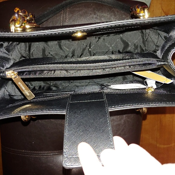 Sofia Large Leather Tote in Black - Picture 5 of 6